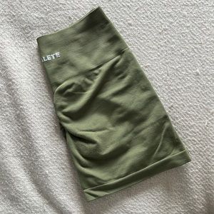 Alphalete Amplify Shorts (Green)